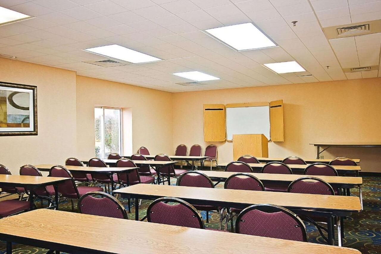 Quality Inn Brunswick Cleveland South Εξωτερικό φωτογραφία