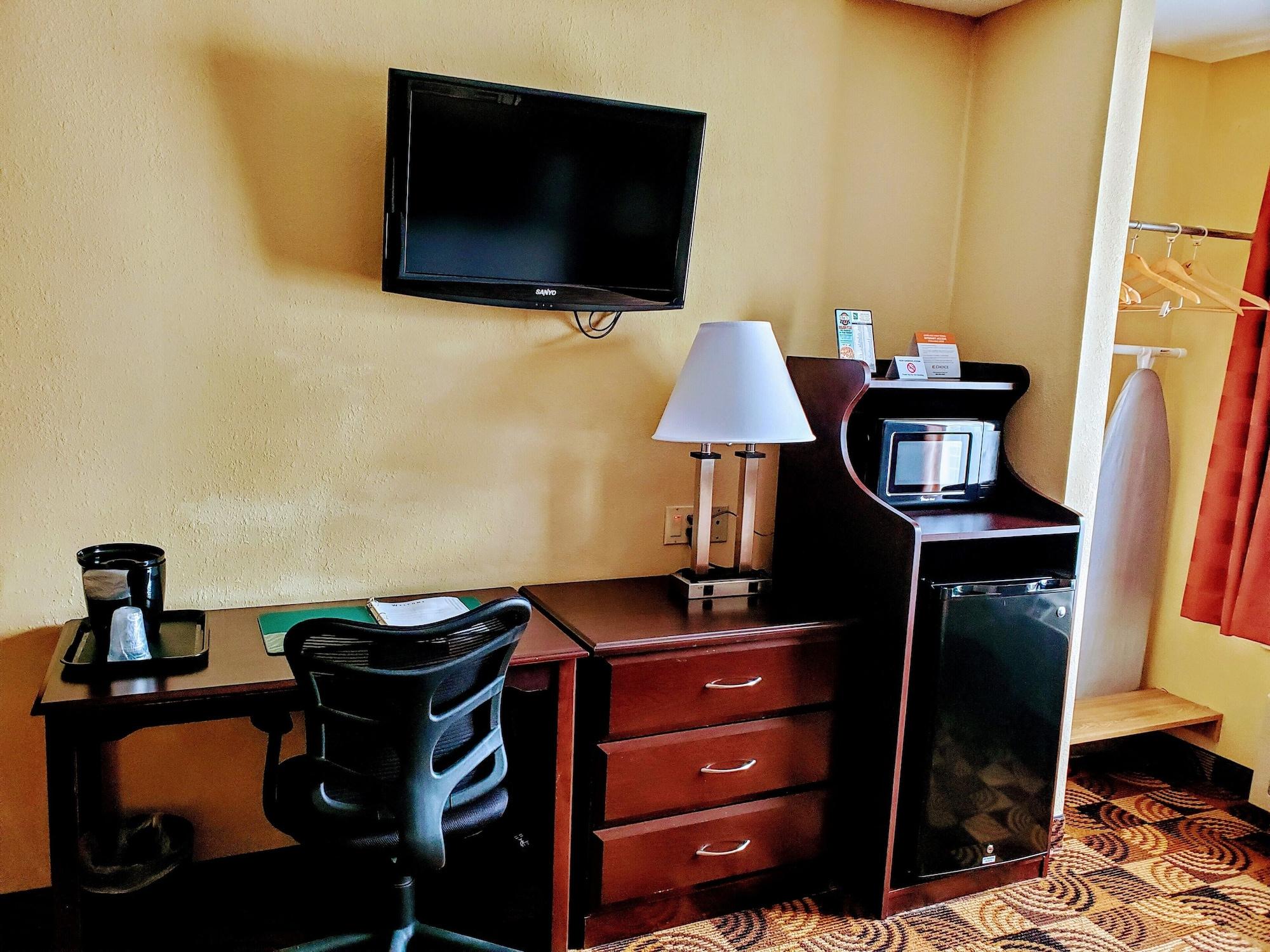 Quality Inn Brunswick Cleveland South Εξωτερικό φωτογραφία
