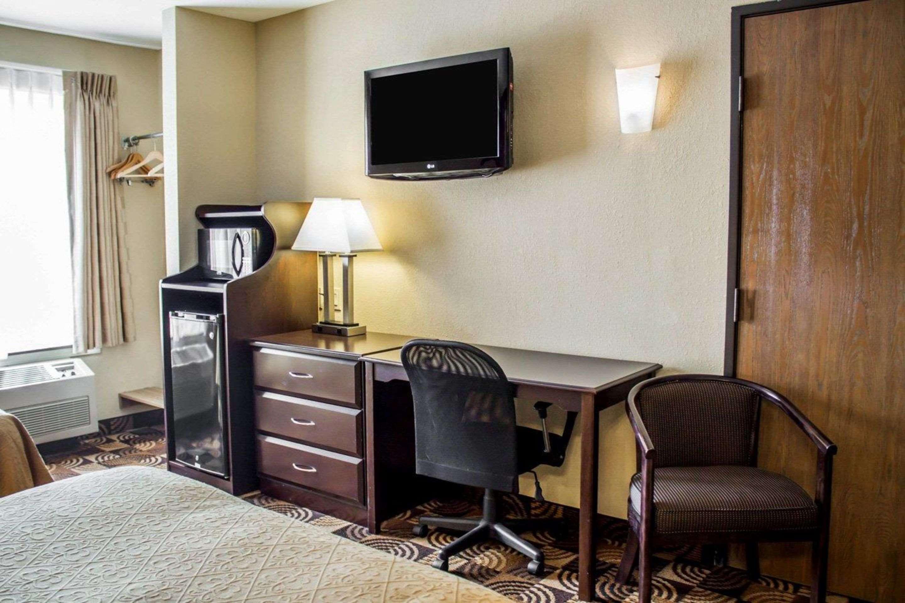 Quality Inn Brunswick Cleveland South Εξωτερικό φωτογραφία