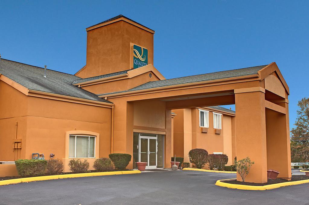 Quality Inn Brunswick Cleveland South Εξωτερικό φωτογραφία