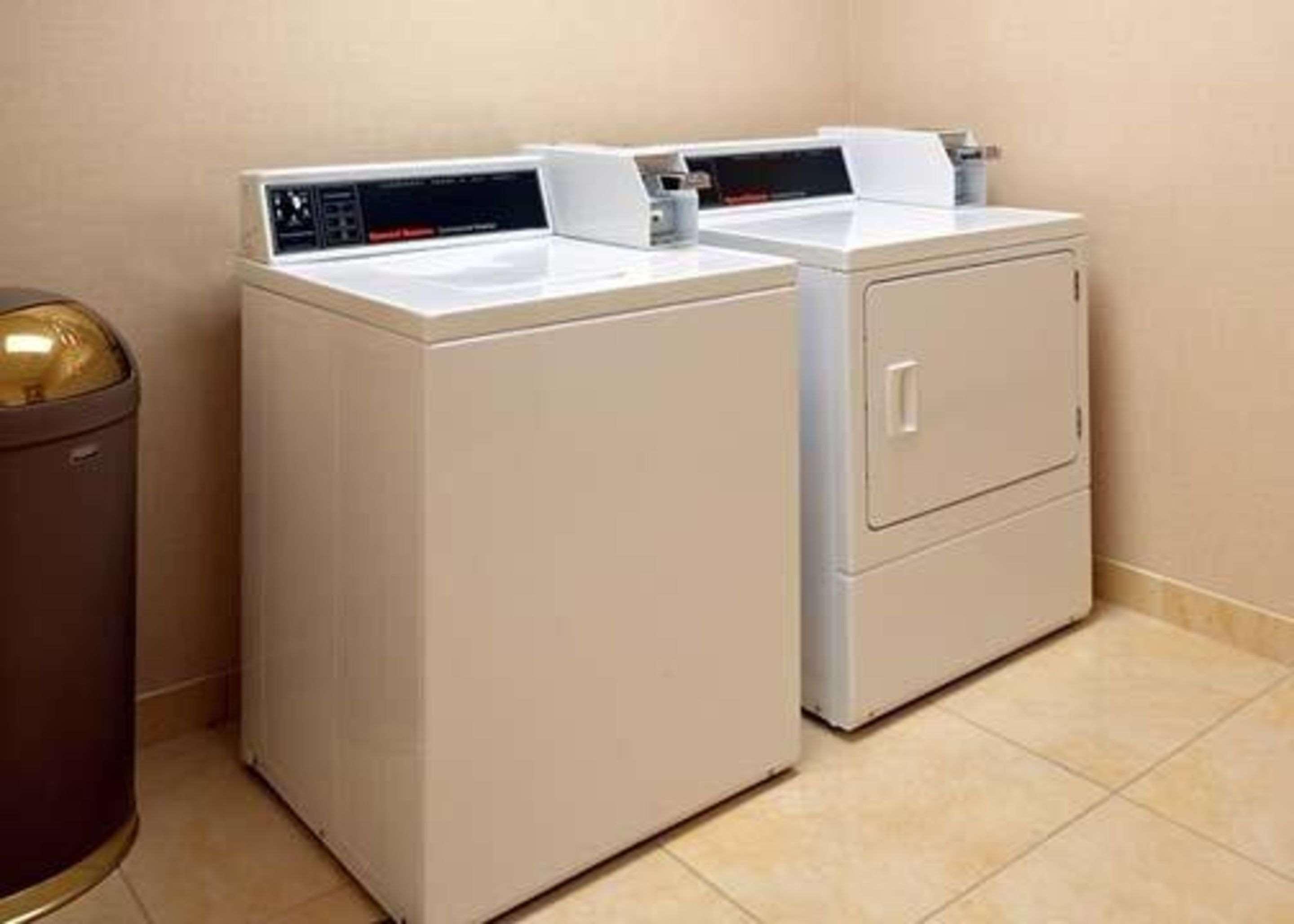 Quality Inn Brunswick Cleveland South Εξωτερικό φωτογραφία