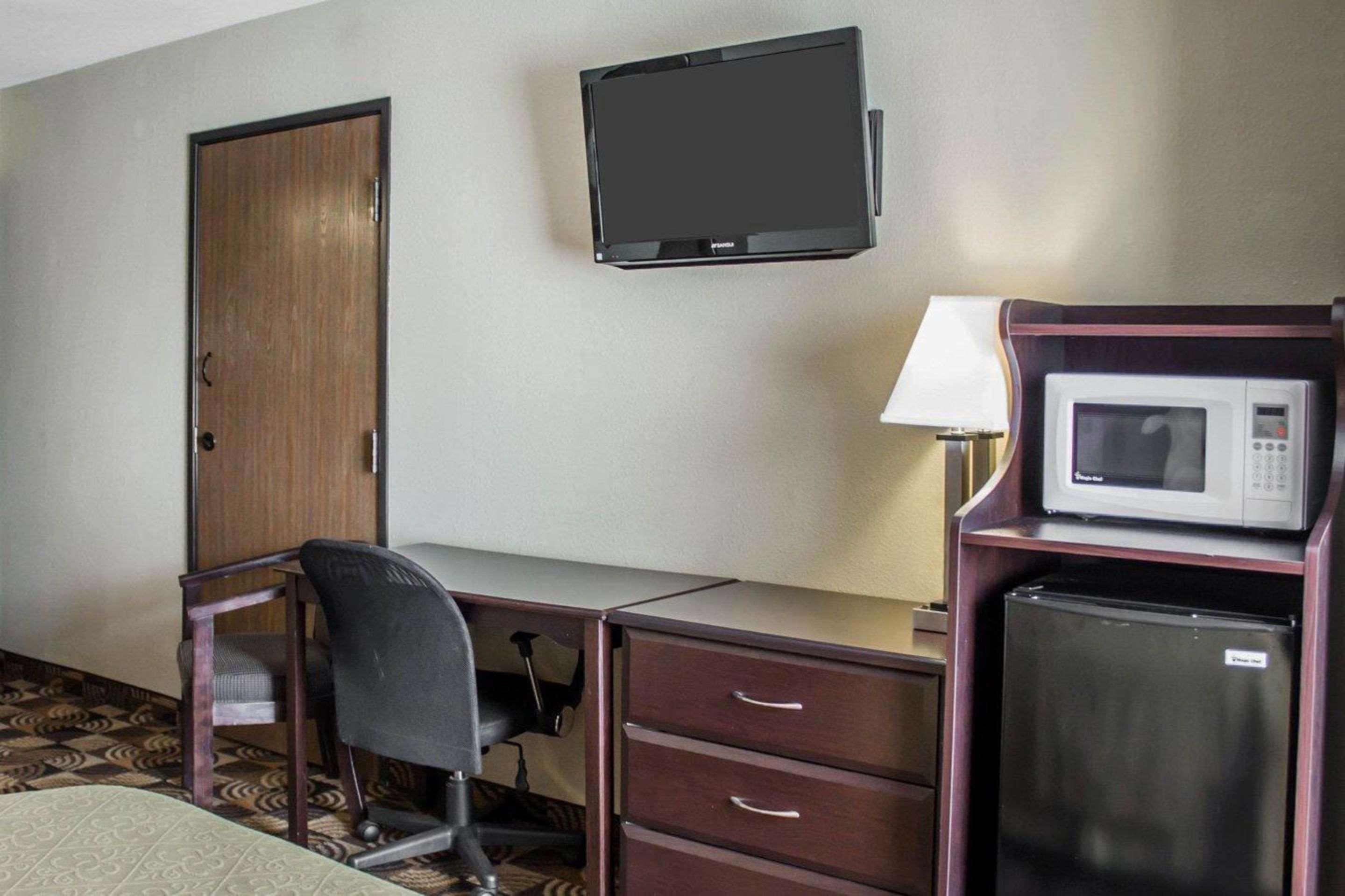 Quality Inn Brunswick Cleveland South Εξωτερικό φωτογραφία