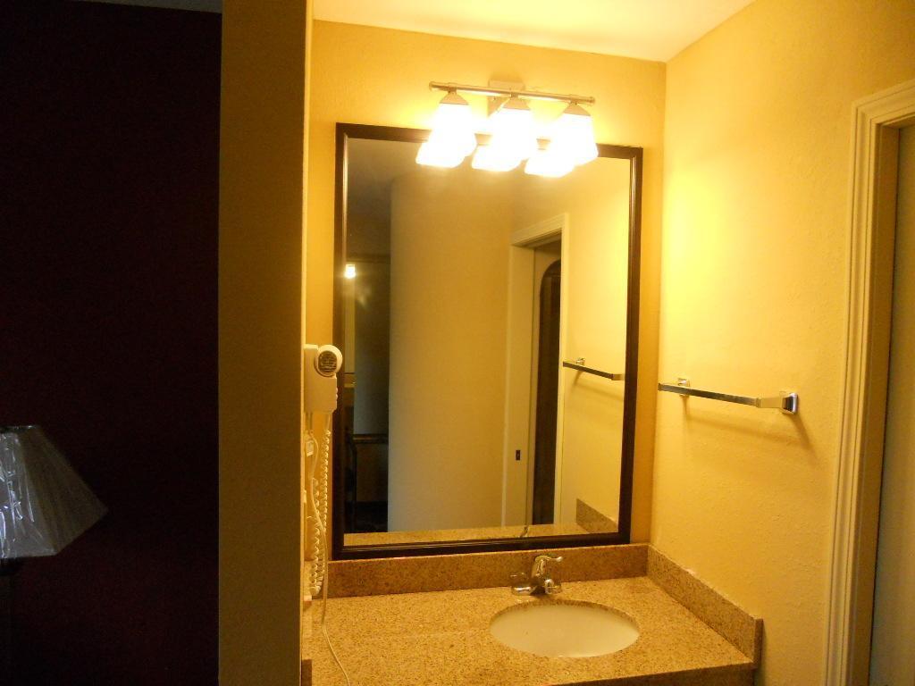 Quality Inn Brunswick Cleveland South Εξωτερικό φωτογραφία
