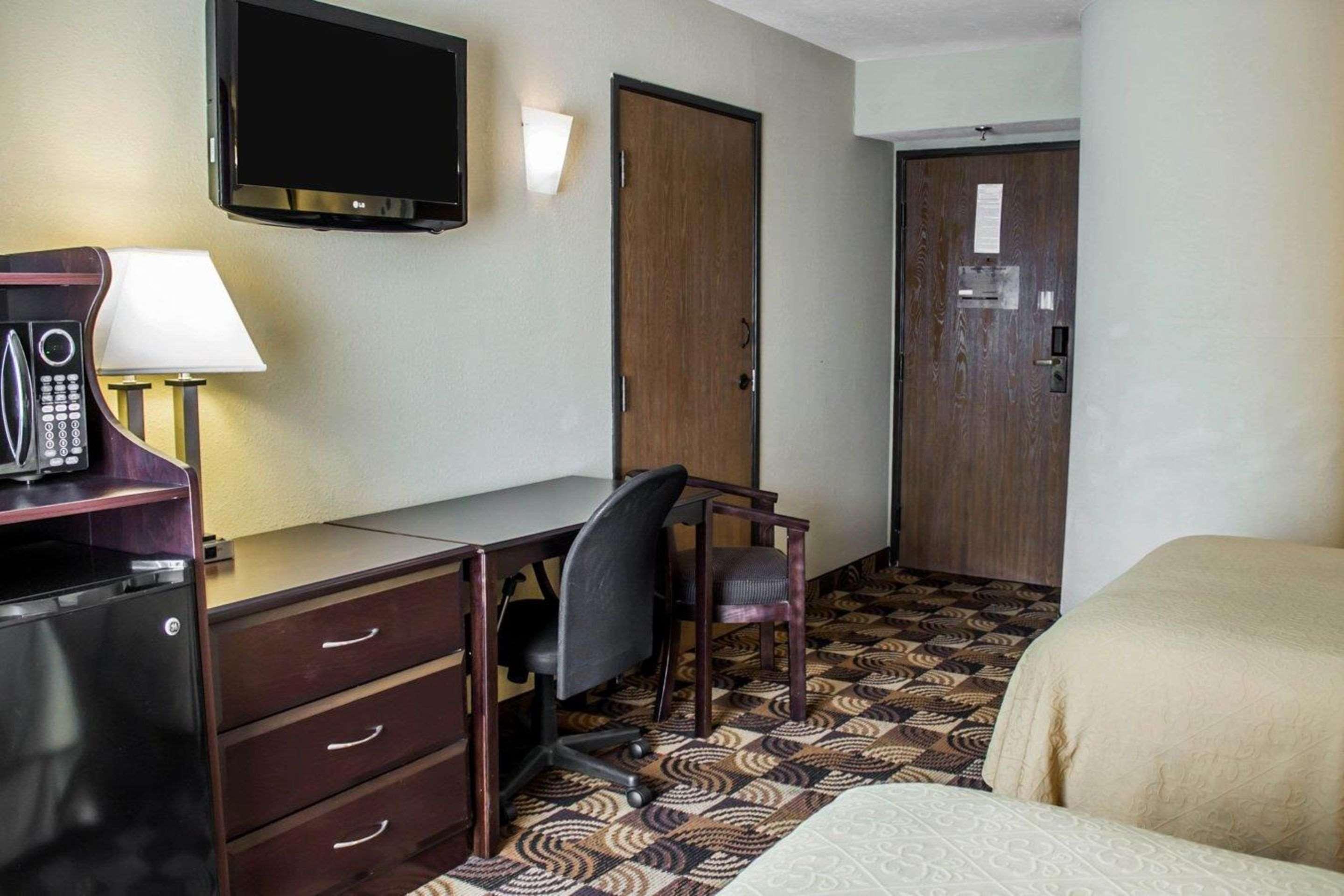Quality Inn Brunswick Cleveland South Εξωτερικό φωτογραφία