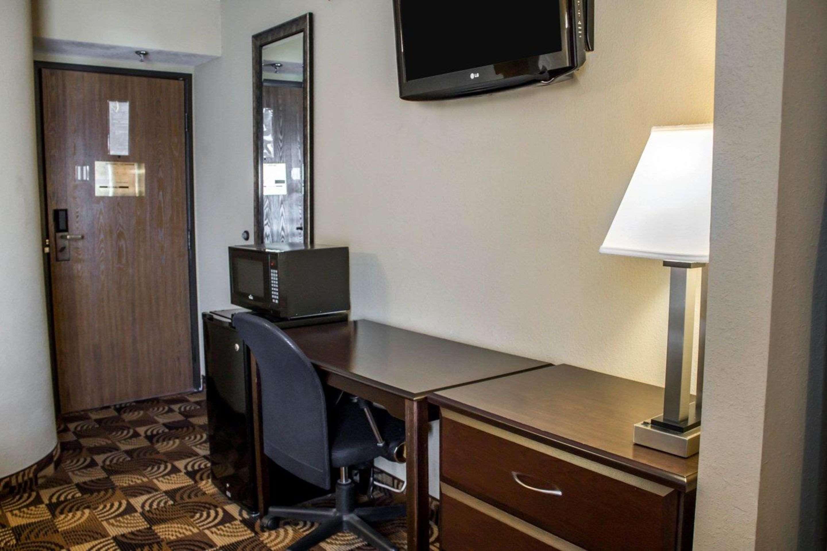 Quality Inn Brunswick Cleveland South Εξωτερικό φωτογραφία