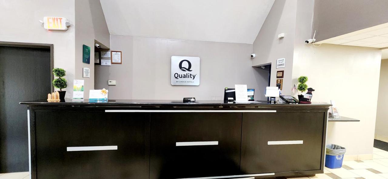 Quality Inn Brunswick Cleveland South Εξωτερικό φωτογραφία