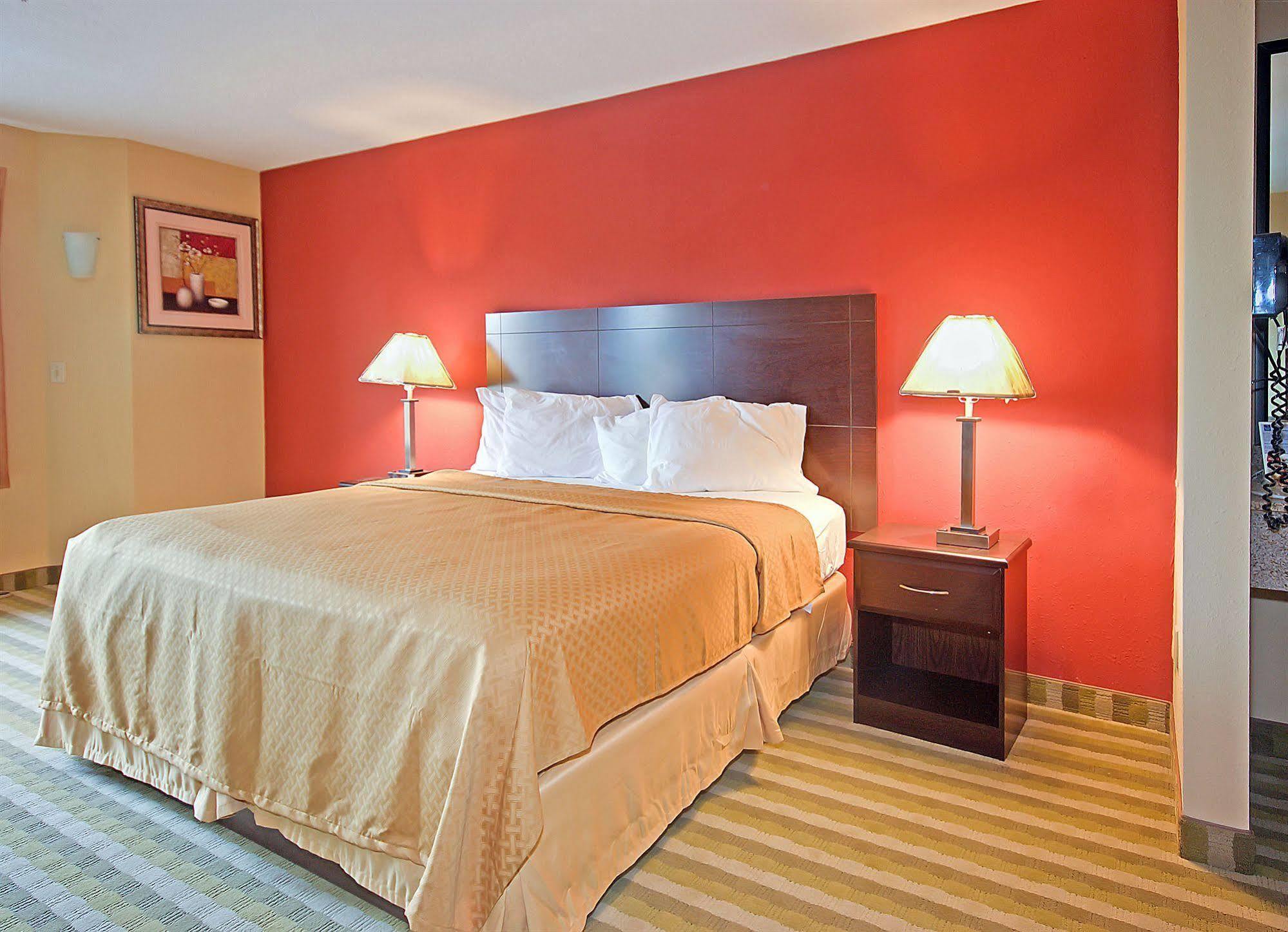 Quality Inn Brunswick Cleveland South Εξωτερικό φωτογραφία